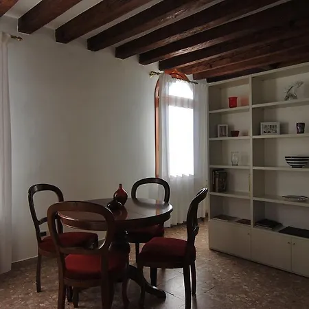 アパート Casa Vacanze Quartiere San Stin